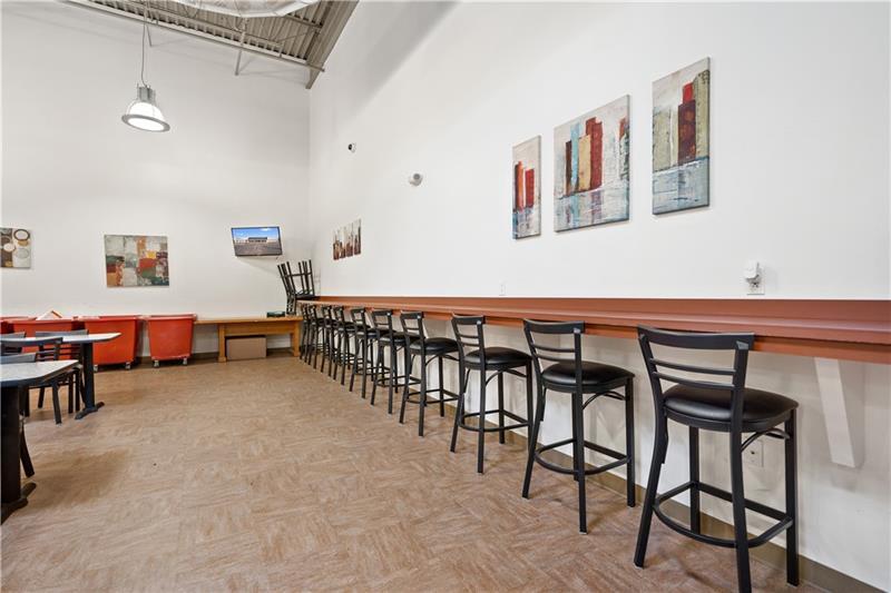 More Photos Of 7025 Clairton Rd, West Mifflin Flex For Lease