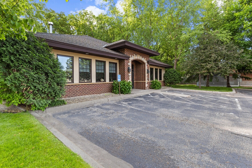 More Photos Of 9340 Hennepin Town Rd, Eden Prairie Office For Sale