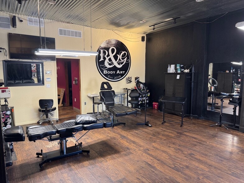 More Photos Of 530 E Eisenhower Blvd, Loveland Freestanding For Sale