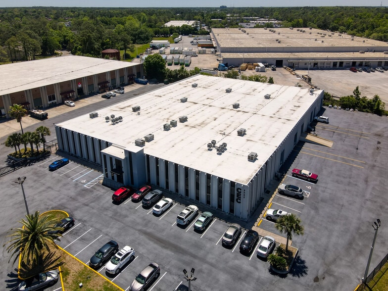 More Photos Of 8282 Western Way Cir, Jacksonville Warehouse For Lease