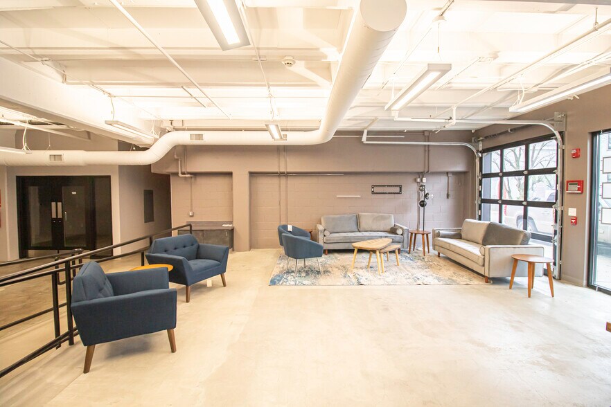 More Photos Of 615 Ferry St, Lafayette Office Residential For Lease