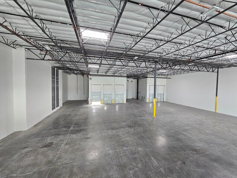 More Photos Of 6370 S Pioneer Way, Las Vegas Manufacturing For Lease