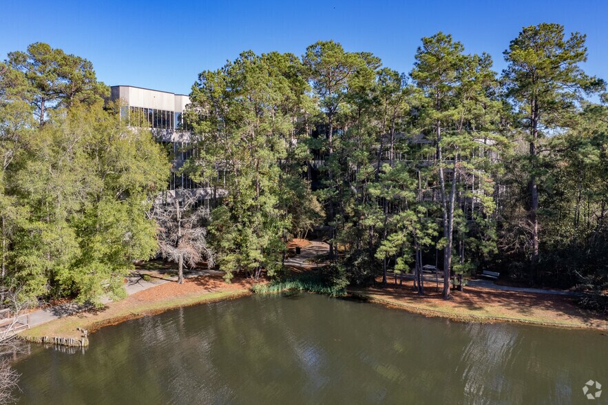 More Photos Of 2001 Timberloch, The Woodlands Office For Lease