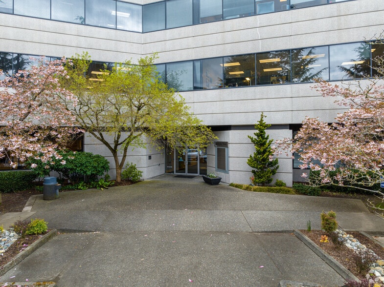 More Photos Of 20415 72nd Ave S, Kent Unknown For Lease