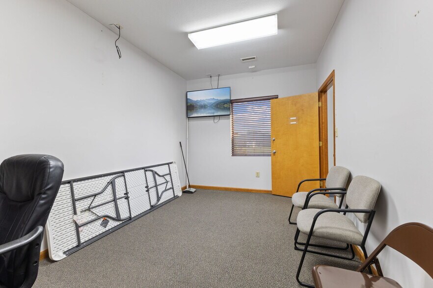 More Photos Of 5195 Commerce Cir, Indianapolis Industrial For Sale