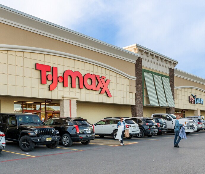 More Photos Of 25 Consumer Sq, Plattsburgh Unknown For Lease