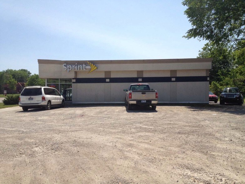 Primary Photo Of 27340 Telegraph Rd, Flat Rock Freestanding For Sale