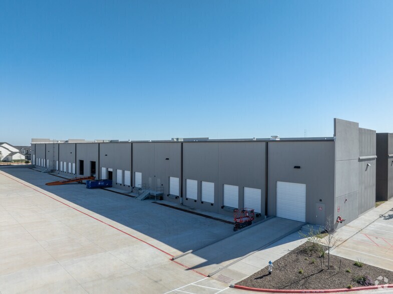 More Photos Of 1300 Westinghouse Rd, Georgetown Warehouse For Lease