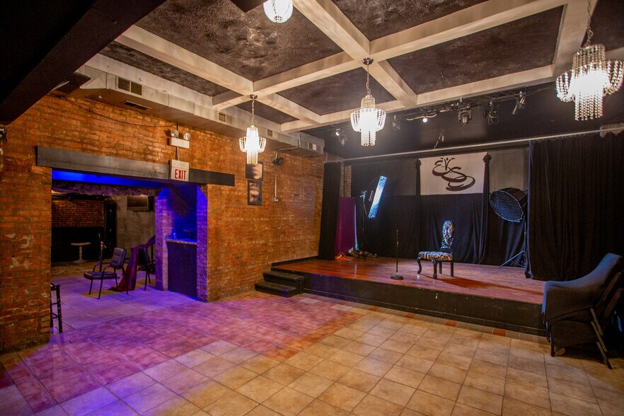 More Photos Of 5401-5403 W Madison St, Chicago Storefront Retail Residential For Sale