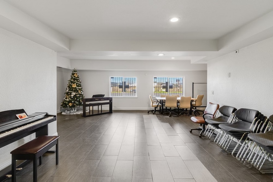 More Photos Of 1966 Broadway St, Vallejo Storefront For Sale