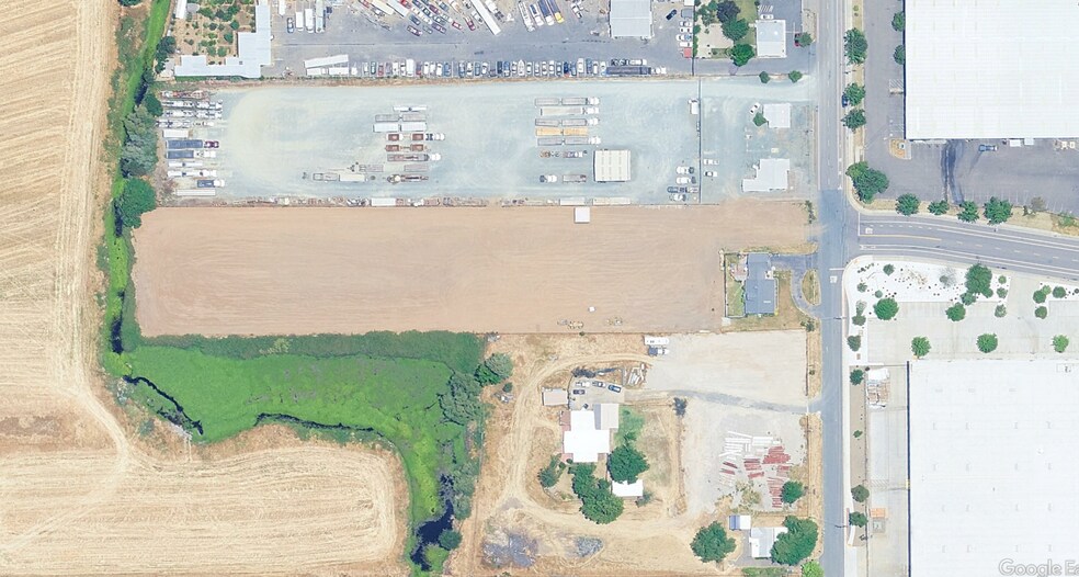 More Photos Of 10351 Live Oak Ave, Galt Truck Terminal For Lease