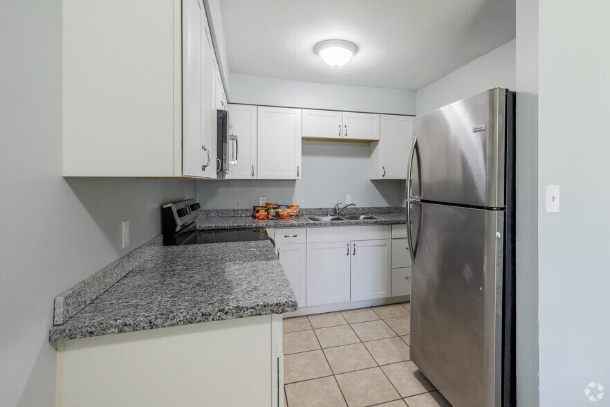 More Photos Of 460 Hale Ave, Brooksville Apartments For Sale