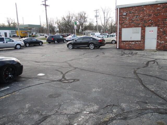 More Photos Of 516 SW 3rd St, Lee's Summit Freestanding For Sale