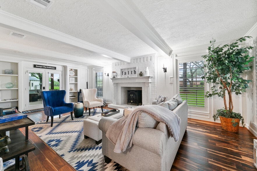 More Photos Of 10419 W Hidden Lake Ln, Richmond Religious Facility For Sale