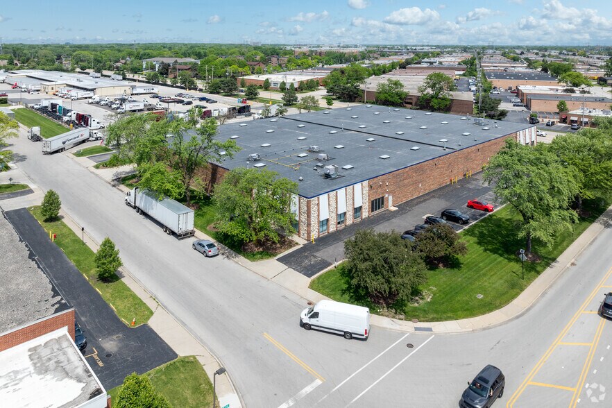 More Photos Of 940 Lively Blvd, Elk Grove Village Warehouse For Lease