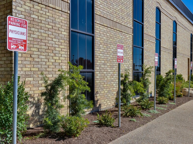 More Photos Of 2301 S Clear Creek Rd, Killeen Medical For Lease