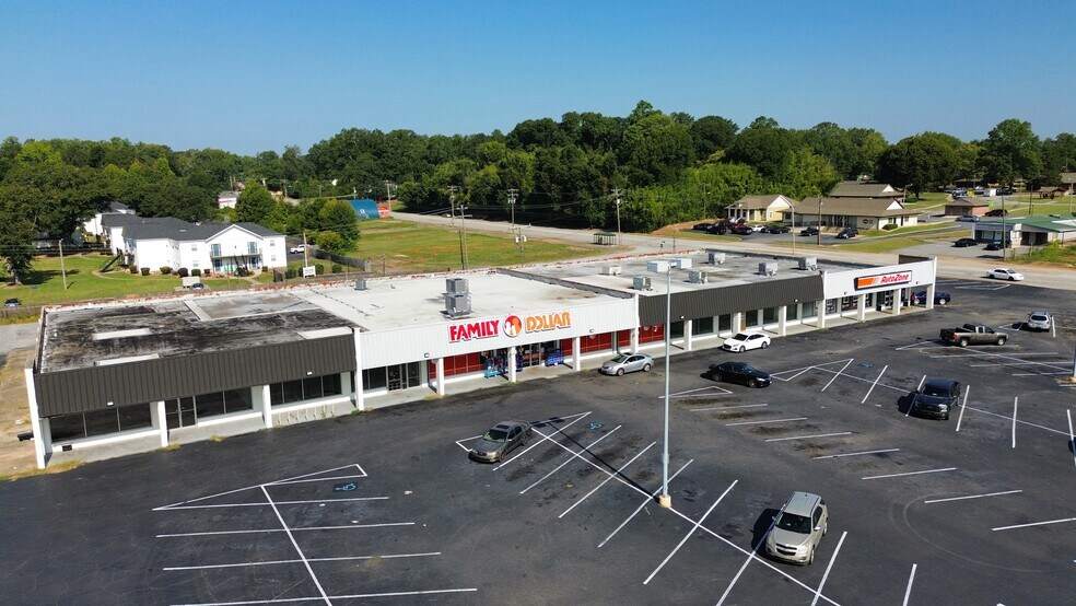 More Photos Of 1402 E River St, Anderson Unknown For Lease