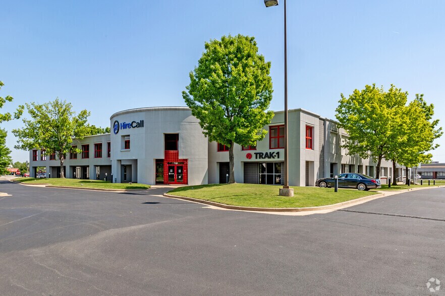 More Photos Of 7127-7133 Riverside Pky, Tulsa Office For Sale