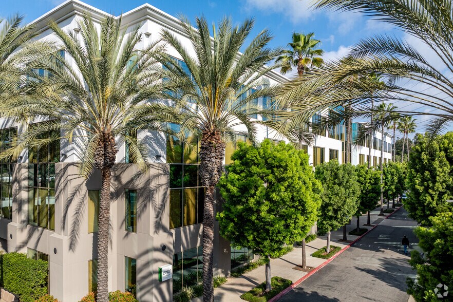 More Photos Of 27101-27201 Puerta Real, Mission Viejo Unknown For Lease