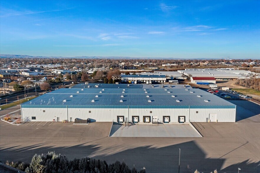 More Photos Of 3515 E Linden St, Caldwell Manufacturing For Lease