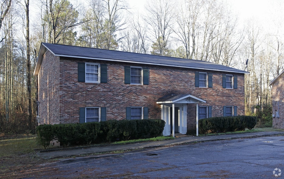 More Photos Of 110-118 Greenforest Cir, Liberty Apartments For Sale