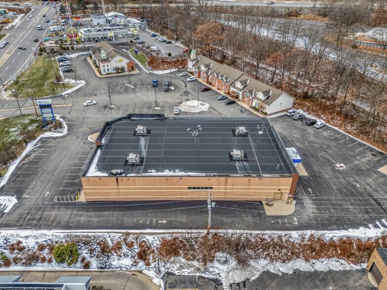 More Photos Of 1777 N Keyser Ave, Scranton Drugstore For Lease