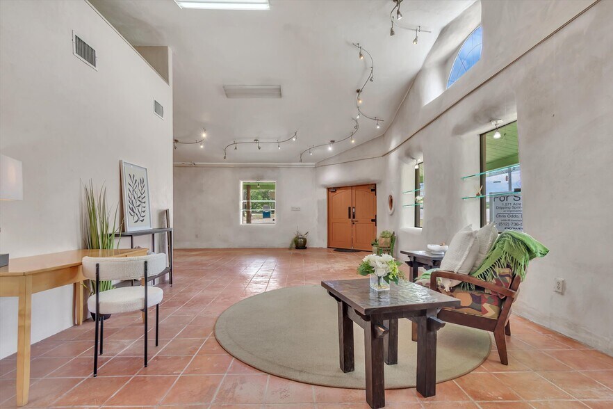More Photos Of 4002 E Highway 290, Dripping Springs Freestanding For Sale