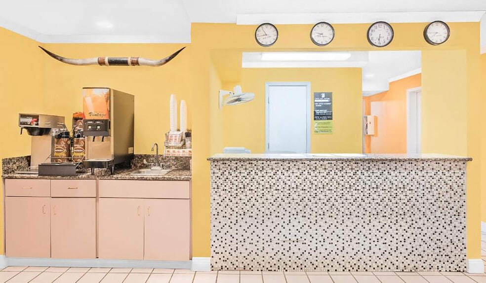 More Photos Of 1807 SE Frontage Rd, Van Horn Hotel For Sale