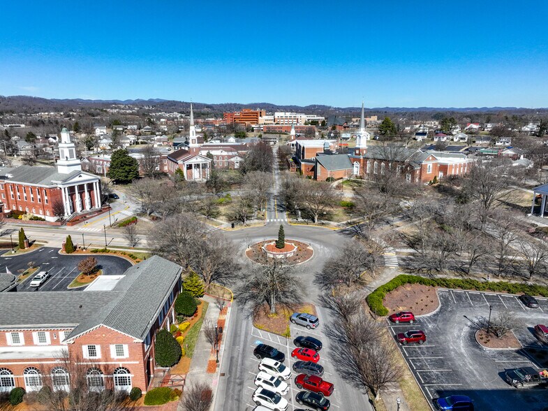 More Photos Of 220 Broad St, Kingsport Flex For Sale