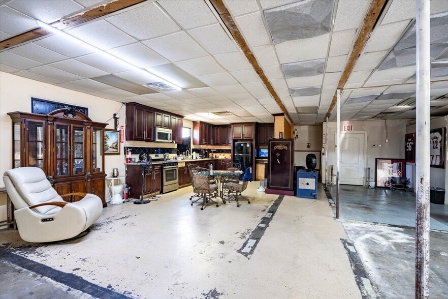 More Photos Of 12969 W Hardy Rd, Houston Warehouse For Sale