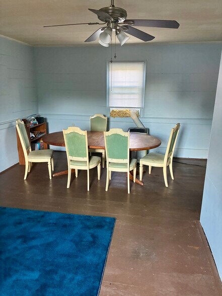 More Photos Of 1109 W Main St, Yadkinville Flex For Sale