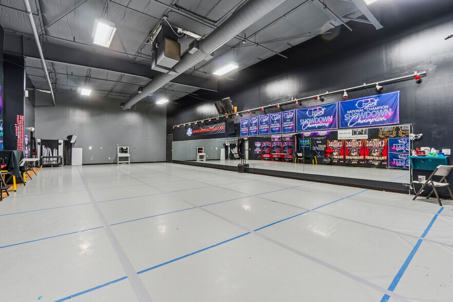 More Photos Of 28519 Sweetgum Rd, Magnolia General Retail For Sale