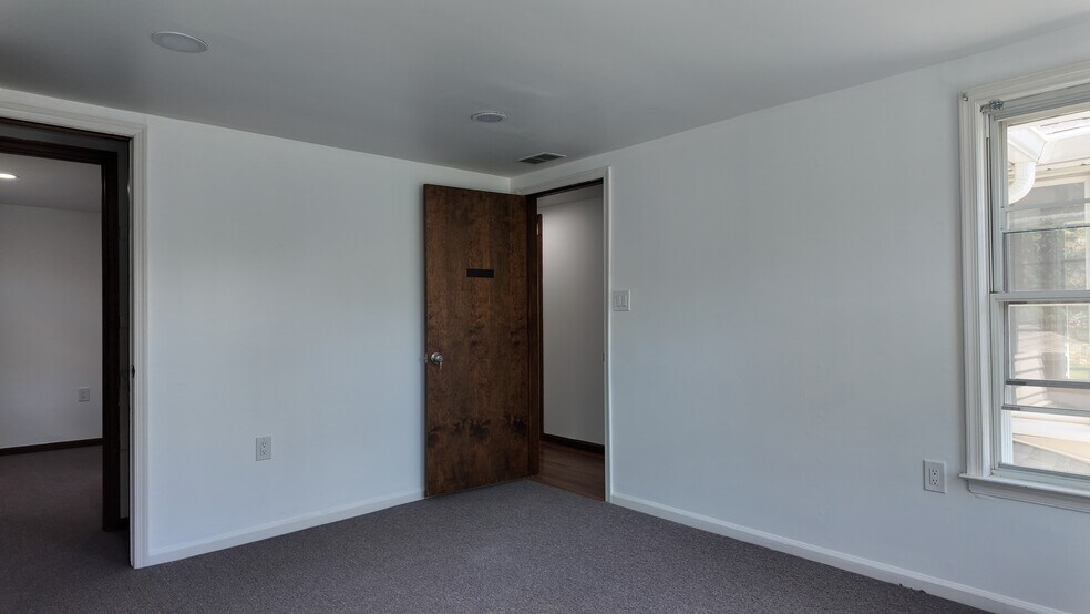 More Photos Of 33 N Main St, Marlboro Office For Lease