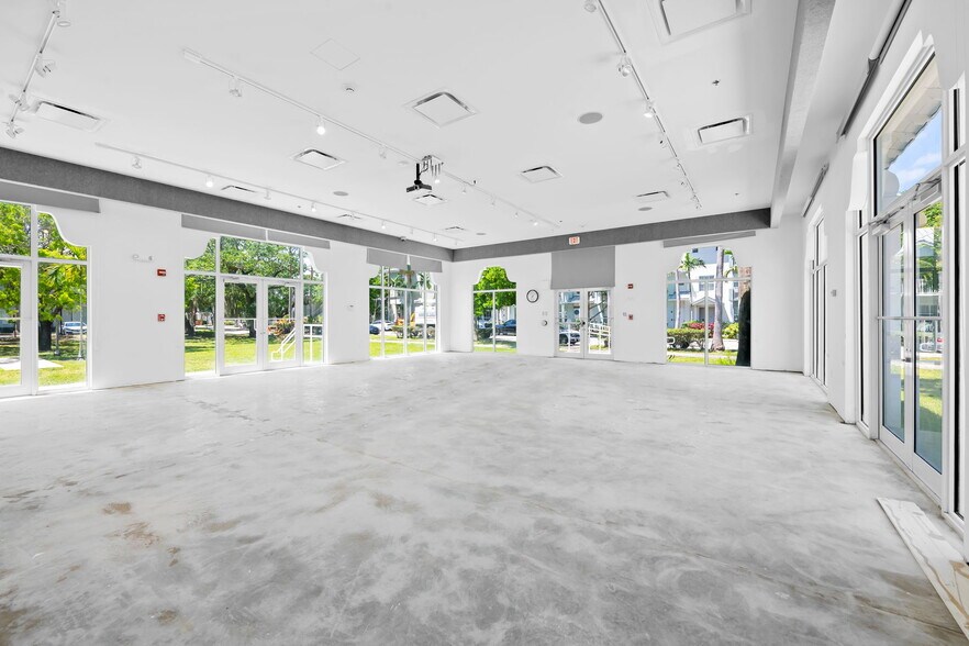 More Photos Of 301 SW 13th Ave, Fort Lauderdale Office For Sale