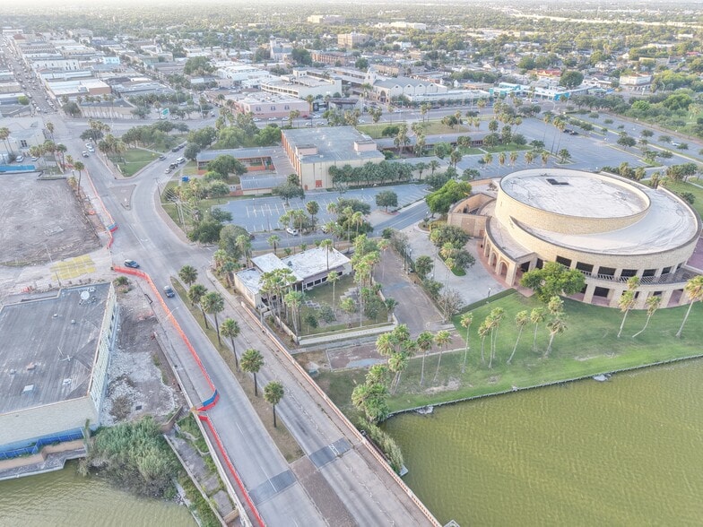 More Photos Of 1600 University Blvd, Brownsville Office For Sale