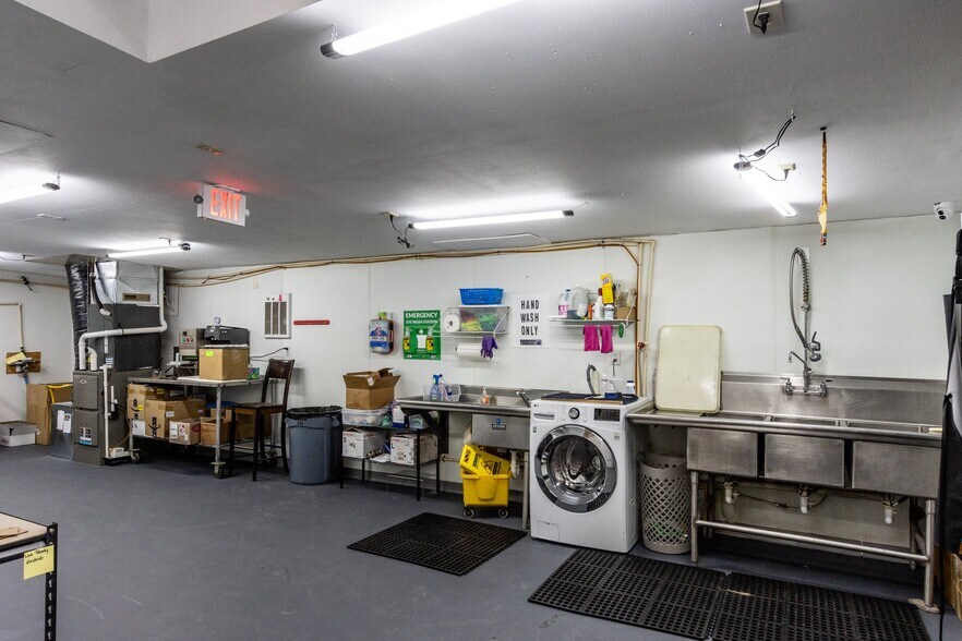 More Photos Of 1419 Old Hardin Rd, Billings Flex For Sale