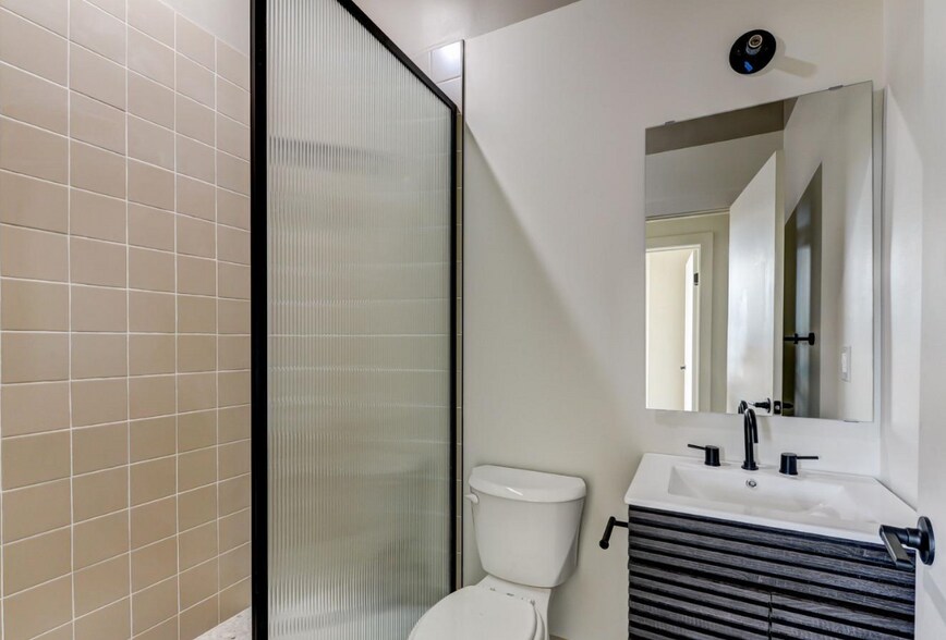 More Photos Of 619 N 35th St, Philadelphia Apartments For Sale