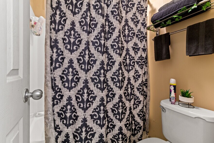 More Photos Of 2350 Chestnut St, Orangeburg Hotel For Sale