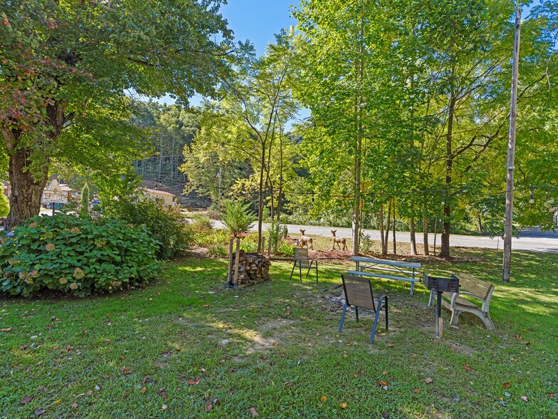 More Photos Of 125 Tee Pee Dr, Whittier Hotel For Sale