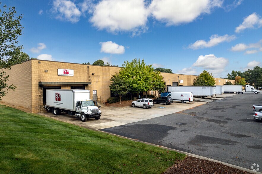 Primary Photo Of 3300 Woodpark Blvd, Charlotte Unknown For Lease