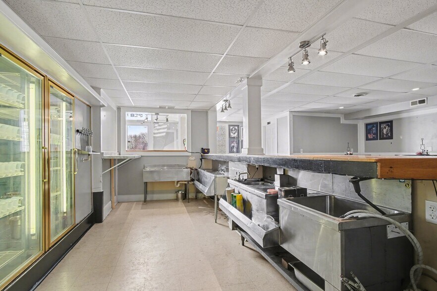 More Photos Of 328 Lake Road East Frk, Hamlin Restaurant For Sale