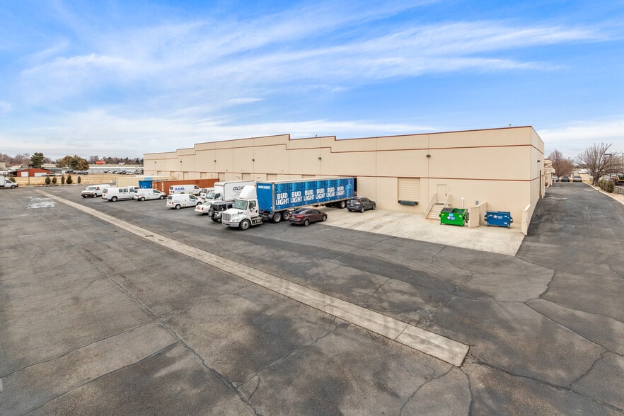 More Photos Of 2240 S Cole Rd, Boise Warehouse For Lease