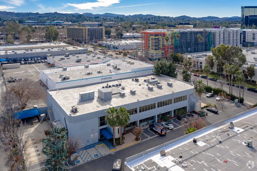 More Photos Of 6110 Variel Ave, Woodland Hills Research And Development For Lease