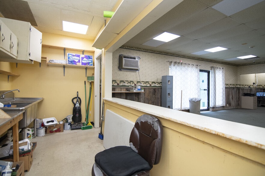 More Photos Of 1931 Alta Dr, Alderson General Retail For Sale