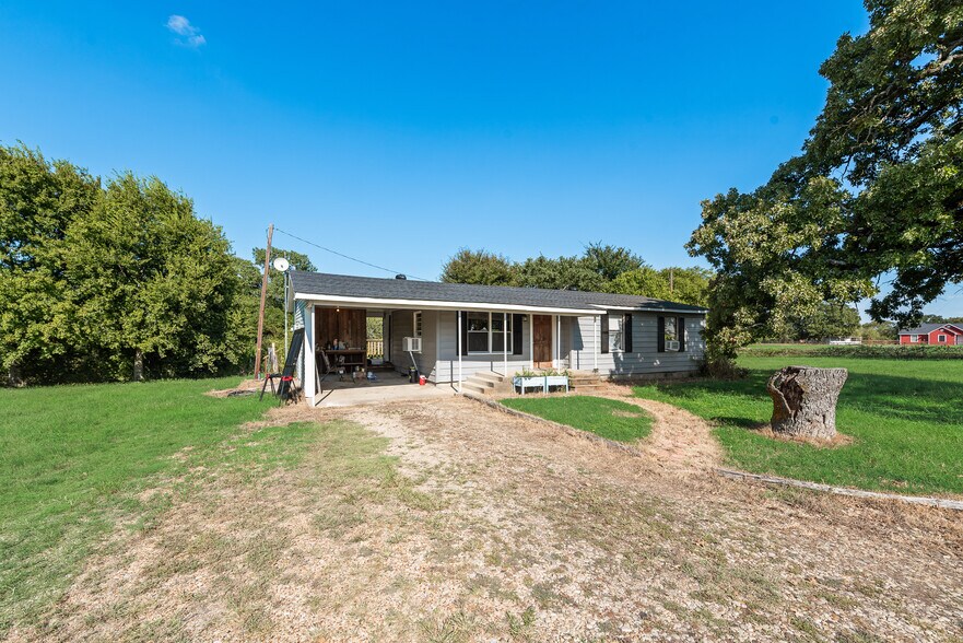 More Photos Of 749 Stacks Rd, Ennis Land For Sale