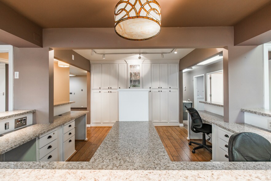 More Photos Of 106 E 2nd St, Molalla Medical For Sale