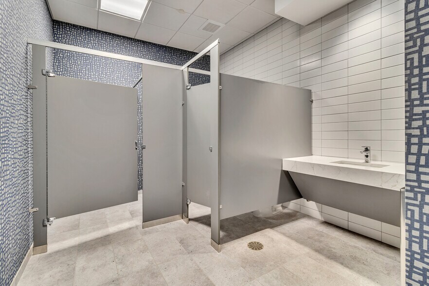 More Photos Of 602 Hill Ave, Nashville Medical For Sale