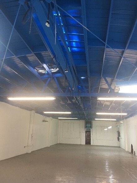 More Photos Of 3638 Fruitland Ave, Maywood Manufacturing For Sale