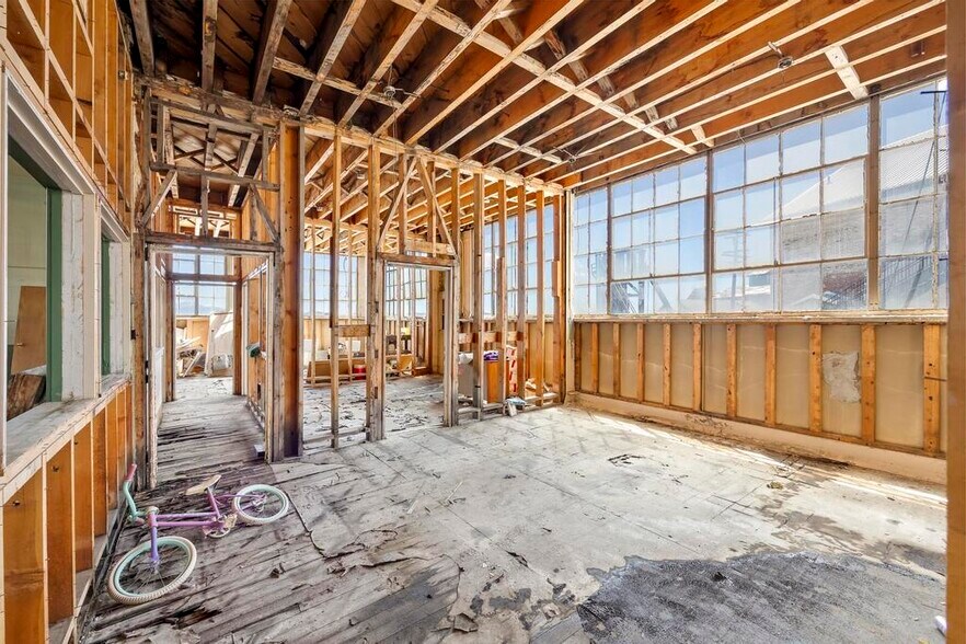 More Photos Of 244 Anaconda Rd, Butte Warehouse For Sale