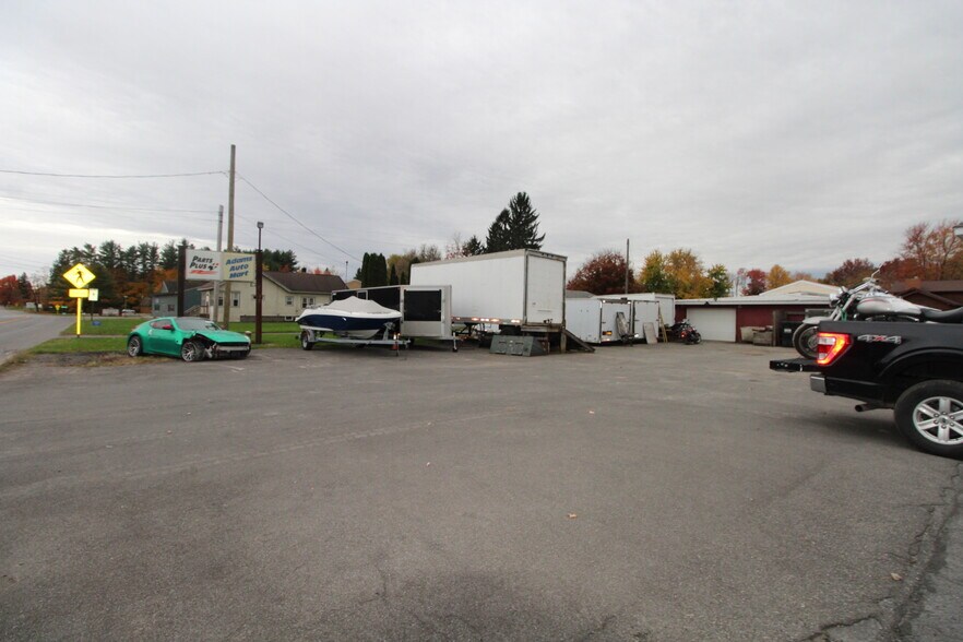 More Photos Of 585 S Main St, Central Square Auto Dealership For Sale